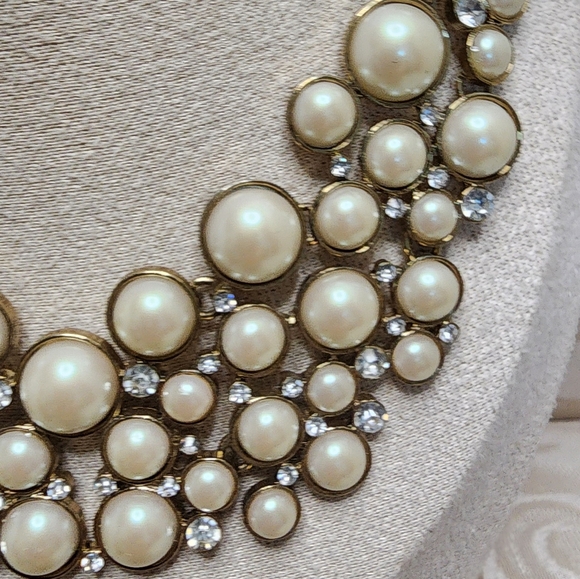 SUGARFIX Luxurious Pearl and Crystal Necklace - Picture 3 of 7